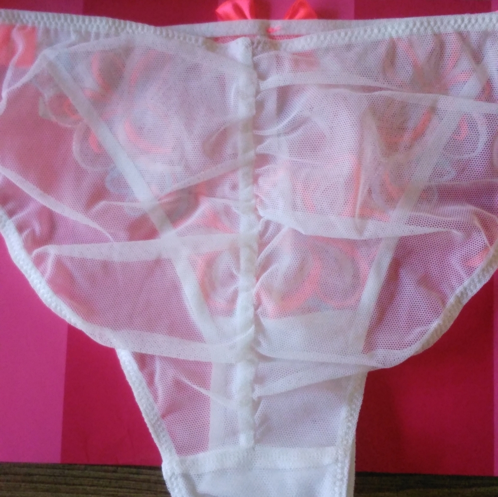Victoria's Secret Stunning/Elegant Bra And Pantie Set! Panties-small Bra-34C - Picture 6 of 14